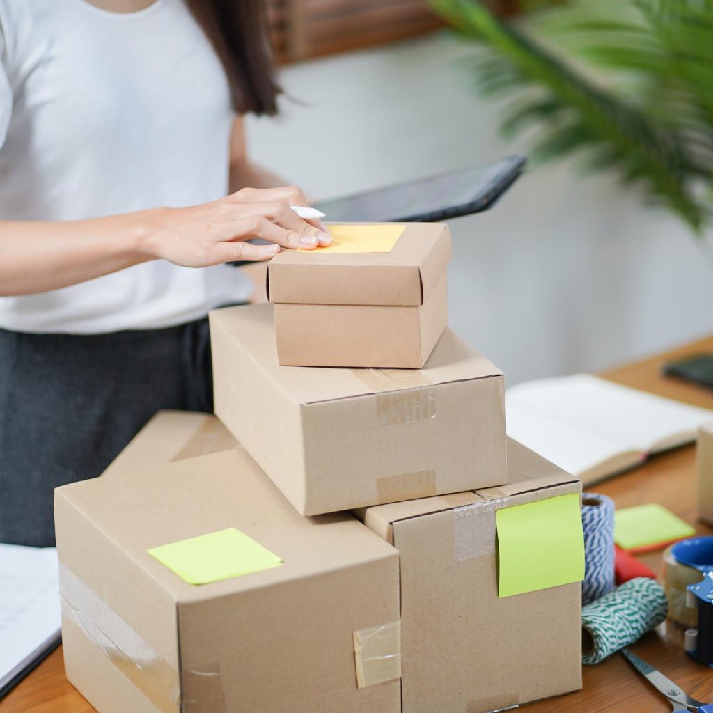 Veilig verzenden: duurzame verpakkingsmaterialen en dubbelwandige dozen voor optimale pakketbescherming